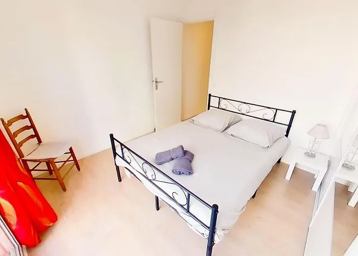 Appartement Nice Avec Balcon Et Parking Prive