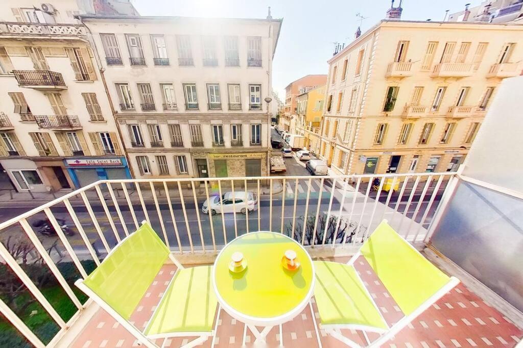 Avec Balcon Et Parking Prive Appartement *