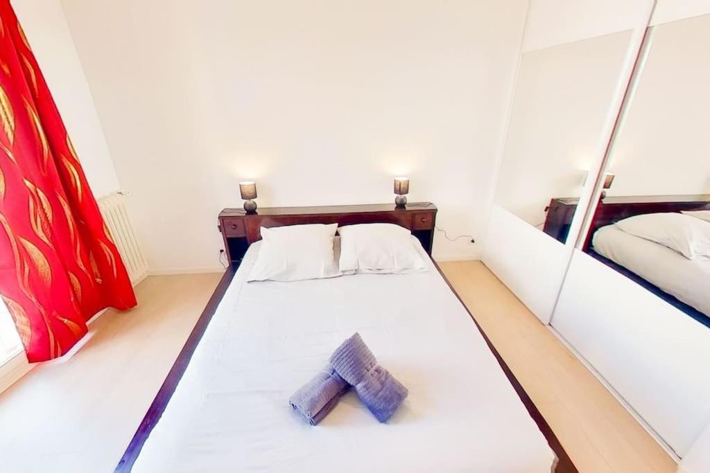 Appartement Avec Balcon Et Parking Prive *